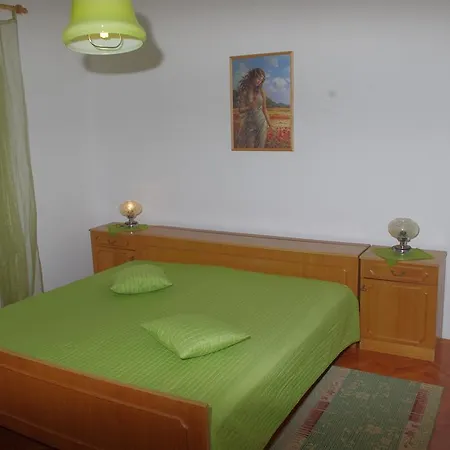 Nella Apartmán