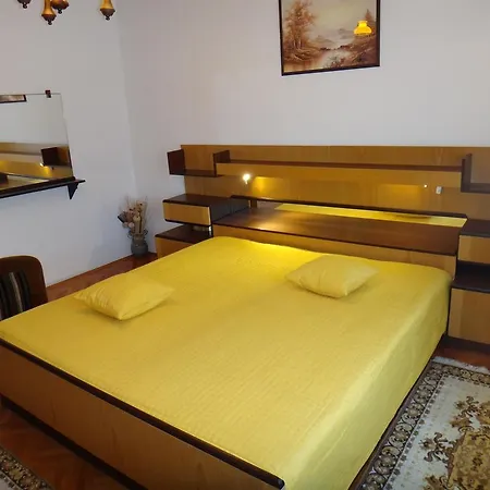 Nella Apartmán *